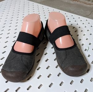 Keen Sienna Slip-on Flat Gray Canvas Women's Size 6